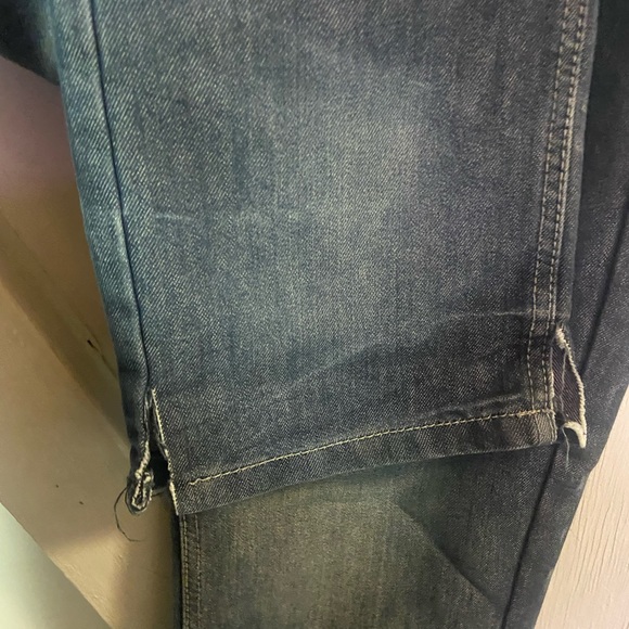 Pd & C denim Mens medium wash distressed blue jeans 36 x 32 men’s straight leg - Picture 7 of 9